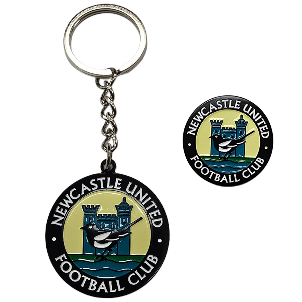 (image for) Newcastle United FC Retro 76-83 Crest Keyring & Badge Set